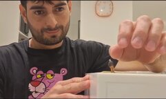 Giants: Little Man spying in the kitchen