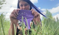 b2p purpure balloon on nature