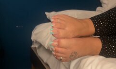 Worshipping @Prettypediprin sexy turquoise french tip pedi