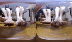 3DVR180 degrees ANNA XIAOYU MARTINA put the dwarf in the shoe and crushed it