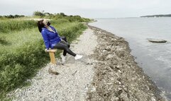 YY223 - Selfbondage at the Waterline