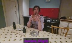 Jasmine Dlight - How to Keep a mistress happy with a clean session - A Bottoms Guide to Douching & Anal Preparation