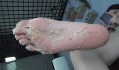 Qianqian Goddess's beautiful feet on cookies and yogurt, dirty feet tempting you!