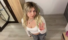 Young hot blonde latina fartingg loud'