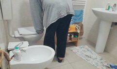 Farting, pissing and morning bidet