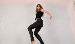 The vampire countess is ready to seduce and bite you! ( 2 PART )