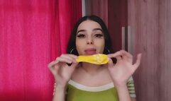 ABRAÇANDO BALOES COM OS PEITOS BALOES GRANDES