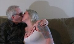 A kiss for the key (mp4)