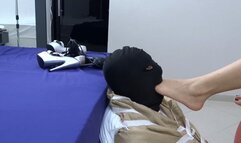 I LOVE FUCK YOUR MOUTH WITH MY BIG FEET DOMME AZUKAR AND MALE SLAVE