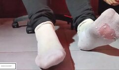 Mila1_Fox SWEATY worn socks are stinky