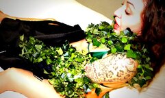 Relic Huntress 11: Snagged! (starring Lee Von Lux)