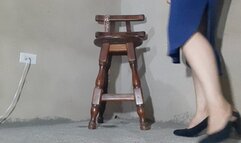 What delicious legs and how beautifully they hang in high heels (7)