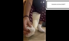 Niauhhh white socks hiding crusty feet