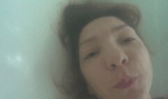 UNDERWATER CLOSEUP 25 (talking underwater)