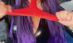 Girl in latex s2p 36inch balloons