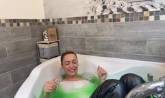 Lauren's Messy Slime Bath