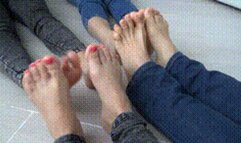 play footsie different positions 9Ad