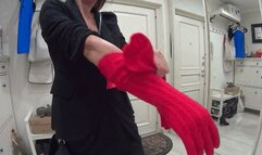 SHE TRANSFORMED ME INTO A MOUSE v