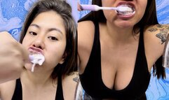 Brushing teeth, silly faces, spitting, big teeth!