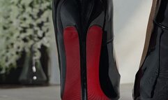 Nicolle heel popping off her lobies in sexy jeans shorts