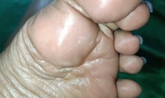 She loves her feet, her soles, her toes so much that she likes them so close (2)