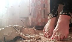 Porridge on high heels, sticky feet, messy crush high heels, ripped pantyhose, messy stilettos