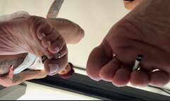 The giants Megy and Solesmad have fun crushing tiny men