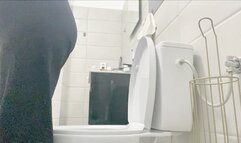 Toilet sitting after a great meall