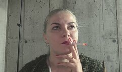 Davidoff Red and red nails: close-up