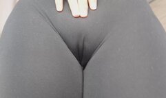 I'm doing camel toe in leggings with oil 4k