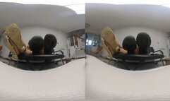 NEW 3DVR180 YUANYUAN HEIYU showed off his dirty shoes and feet