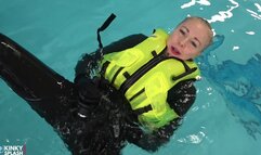 Neoprene Lust: Inflatable Snorkel Vest Pleasure in the Pool - MP4