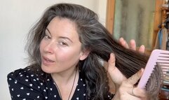 brushing natural hairs aV