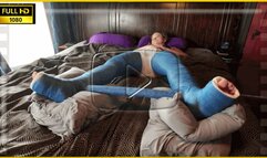 Roxy Masturbates in a Blue DHS with Spreader Bar (1080P)