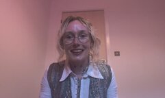 Sexy Realtor Desperate to Make the Sale