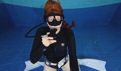 Apnea 070 - Ariel selfie with SCUBA