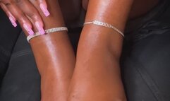 Goddess Leah’s pretty pink pedicure