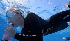 Underwater Blowjob Challenge – Gagging on My Sinking Dildo - MP4