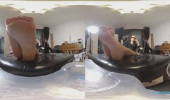 A 3DVR180 model shows off smelly feet