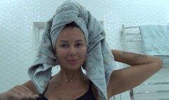 I comb and dry my long hair dd