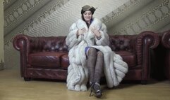 beauty in white fur - mp4 720 p