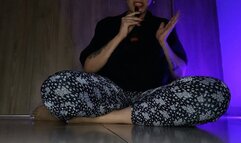 I use my little feet to play, squash and make nice little sounds (4)