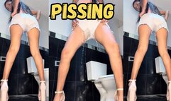 Custom video PISSING in Shorts