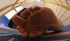 VR360 MARTINA wriggled her toes