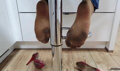 dirty sweety feet in tights on bar stool_new HD mp4 1920x1080