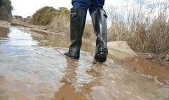 A walk in my black Hunter Wellies MP4 (1920x1080) FHD
