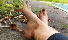 What nice pronounced arches and soles of the feet of the goddess Roxan (3)