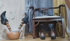 Taking advantage of hallowen to dazzle with my crossed legs and dangling stiletto heels (1)