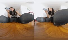 3DVR180 LELE boots stink and the POV tramples on the dwarves