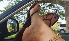 How nice pronounced arches with flip-flops on my car door (3)